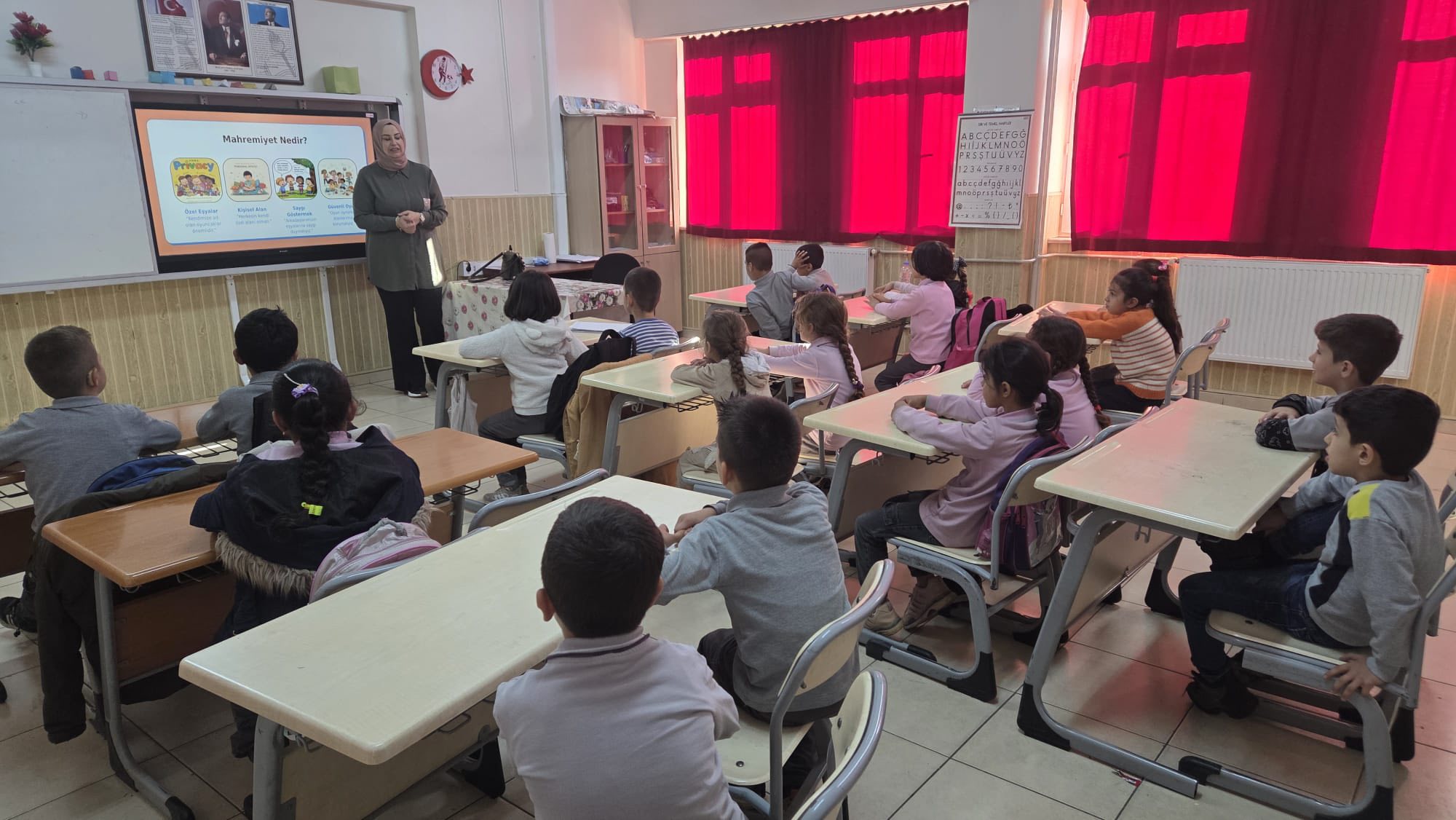 Afyonkarahi̇sar’da Mahremi̇yet Eği̇ti̇mleri̇ Sürüyor (1)