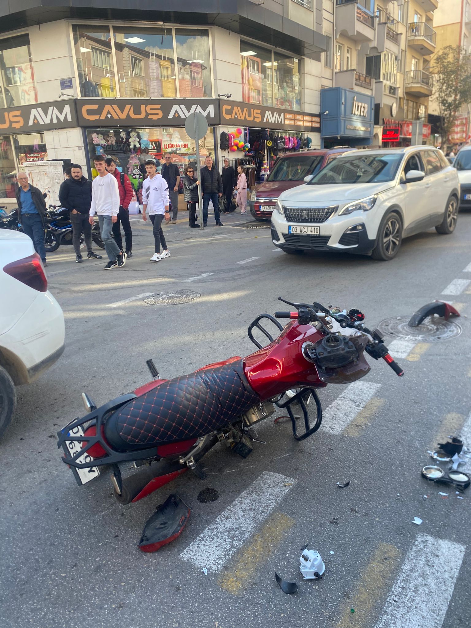 Afyonkarahi̇sar’da Motosi̇klet Kazasi 1