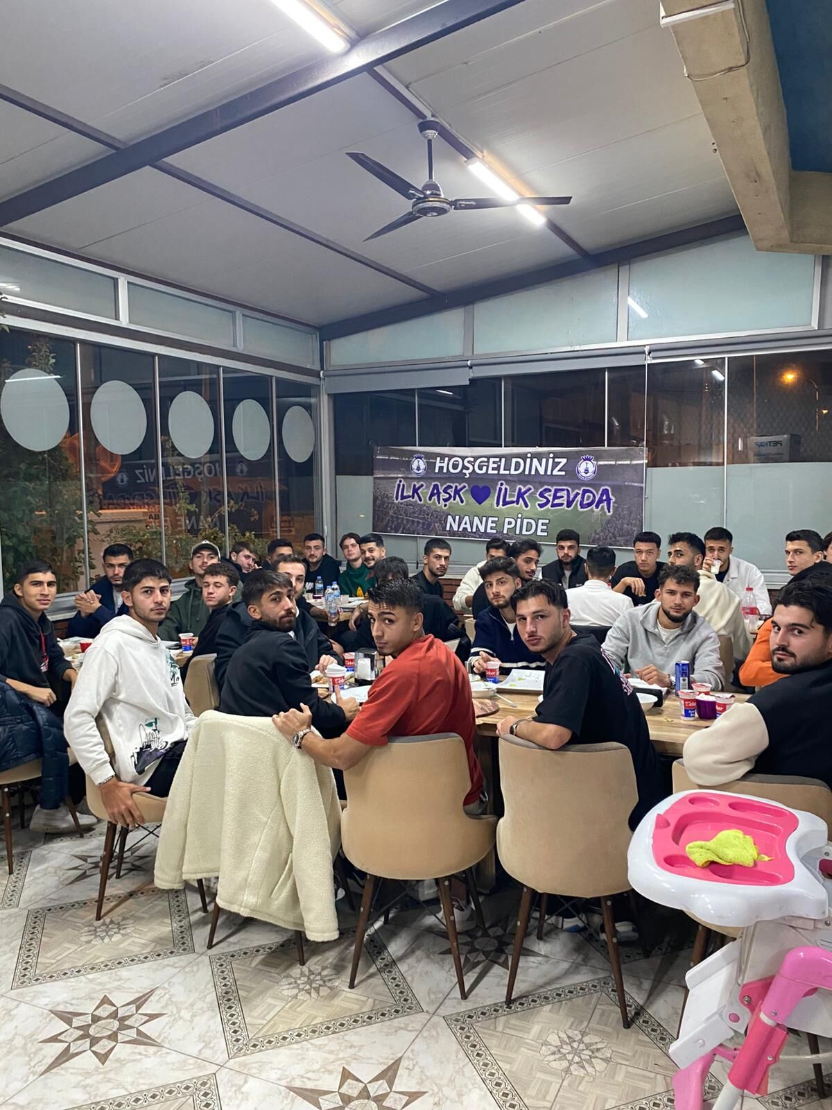 Afyonspor’a Balikesi̇r Maçi Öncesi̇ Moral Yemeği̇ 1