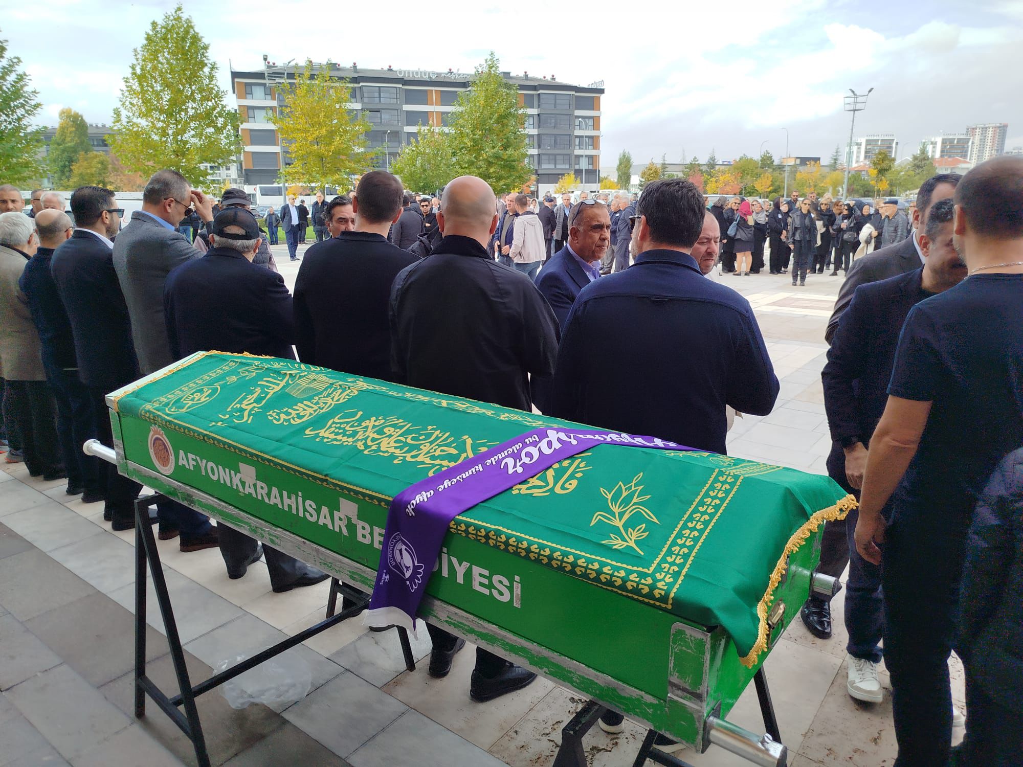 Afyonsporlu Futbolculardan Vefa Örneği̇ Sami̇ Özer’i̇ Yalniz Birakmadilar 2