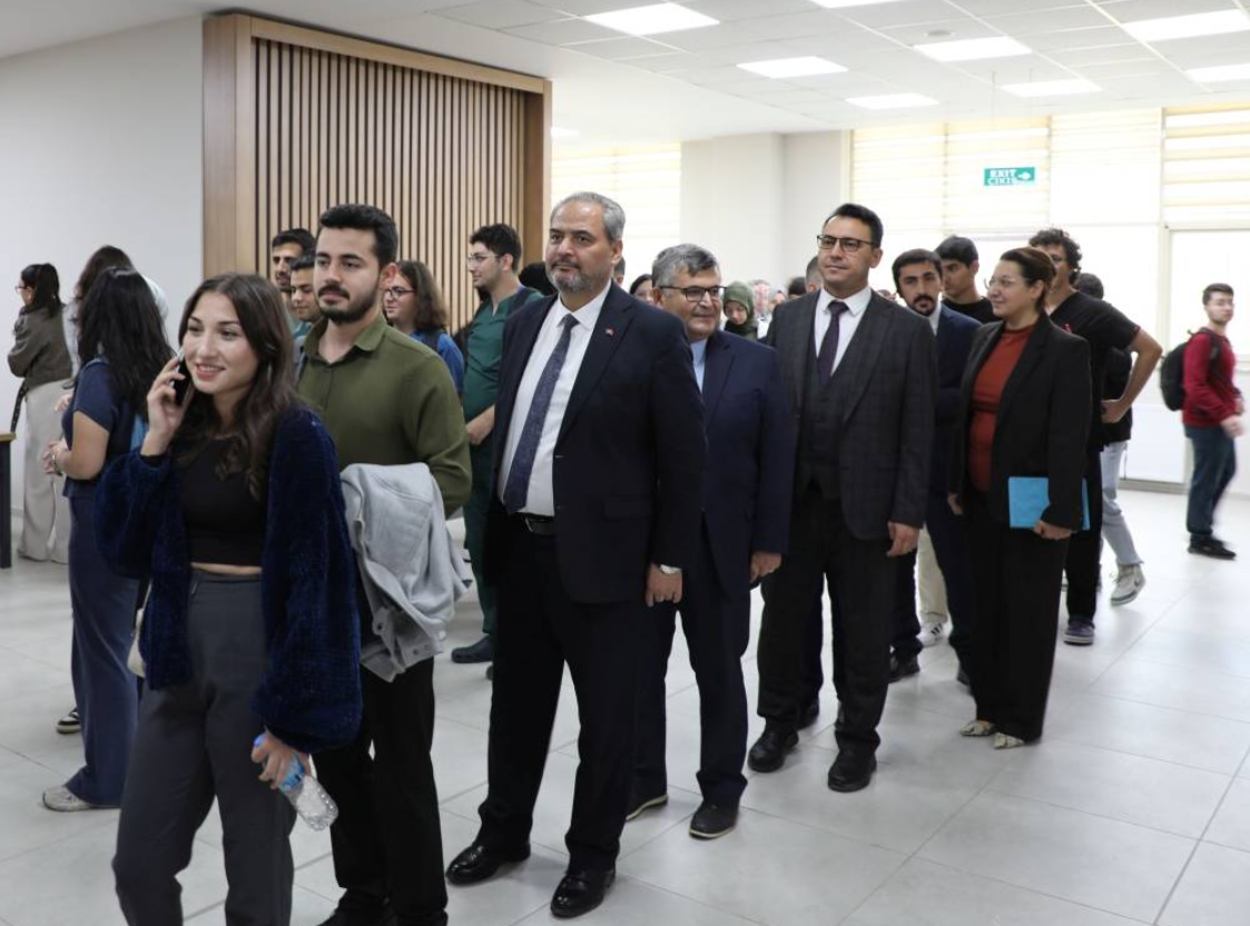 Afyon’un Meşhur Tatlari Afsü Yemekhanesi̇nde Öğrenci̇lerle Buluştu (3)