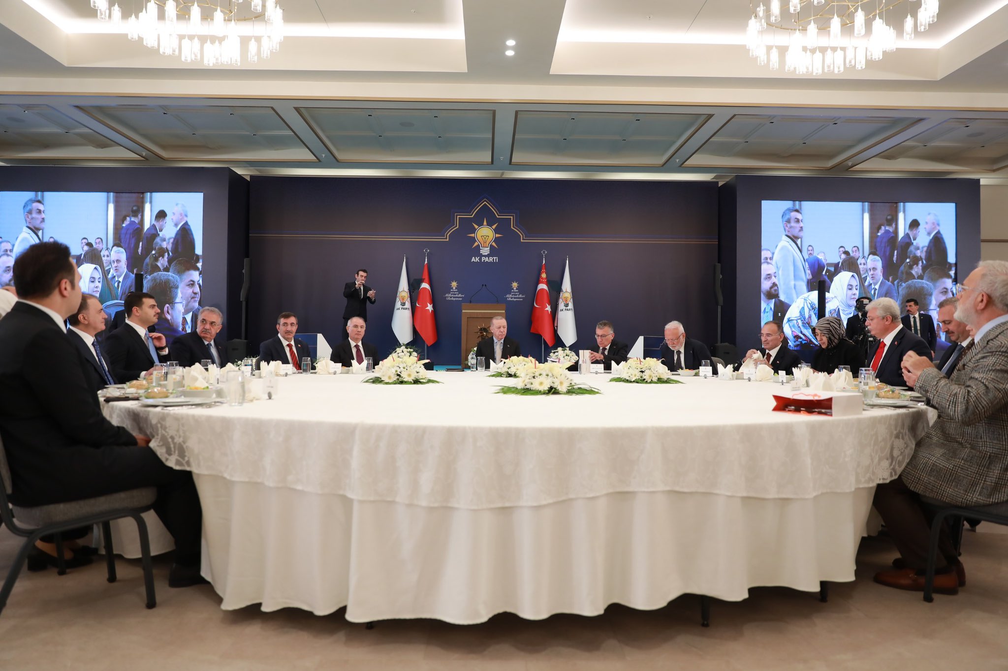 Ak Parti̇li̇ Veki̇llerden Yeni̇ Döneme Güçlü Başlangiç (2)