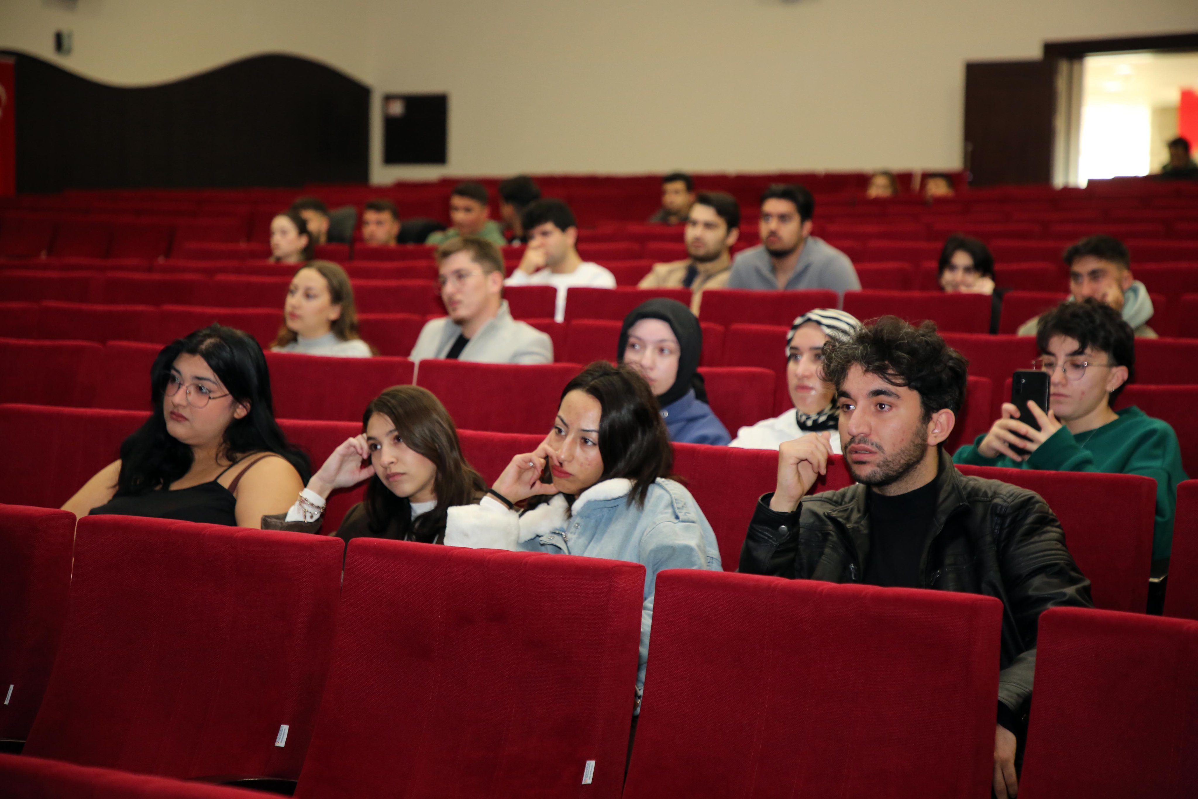 Akü’de “İşkur Gençli̇k Programi” Kuralari Noter Huzurunda Çeki̇ldi̇ (4)