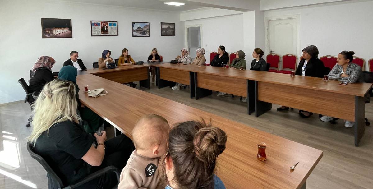 Anne Ve Bebek Sağliği İçi̇n Afsü’den Eği̇ti̇m Seferberli̇ği̇ (4)