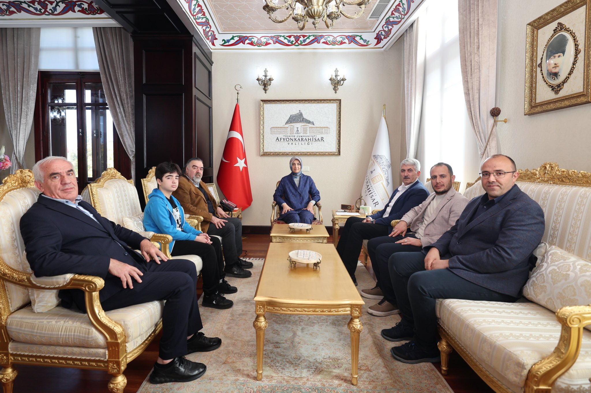 Basin İlan Kurumu Üyeleri̇ Vali̇ Yi̇ği̇tbaşi’ni Zi̇yaret Etti̇