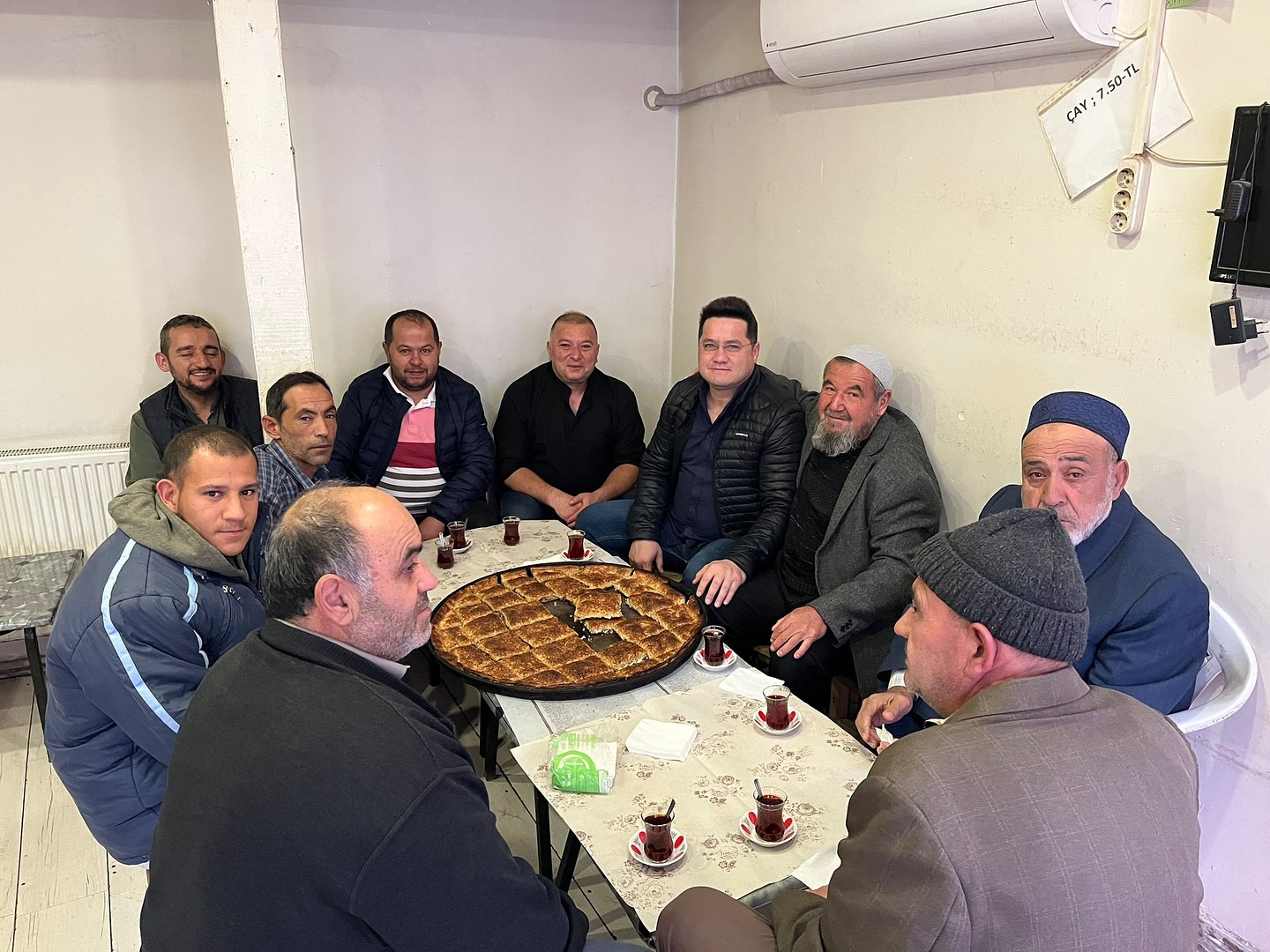 Başkan Aynaci, Vatandaşlarla Kahvaltida Buluştu