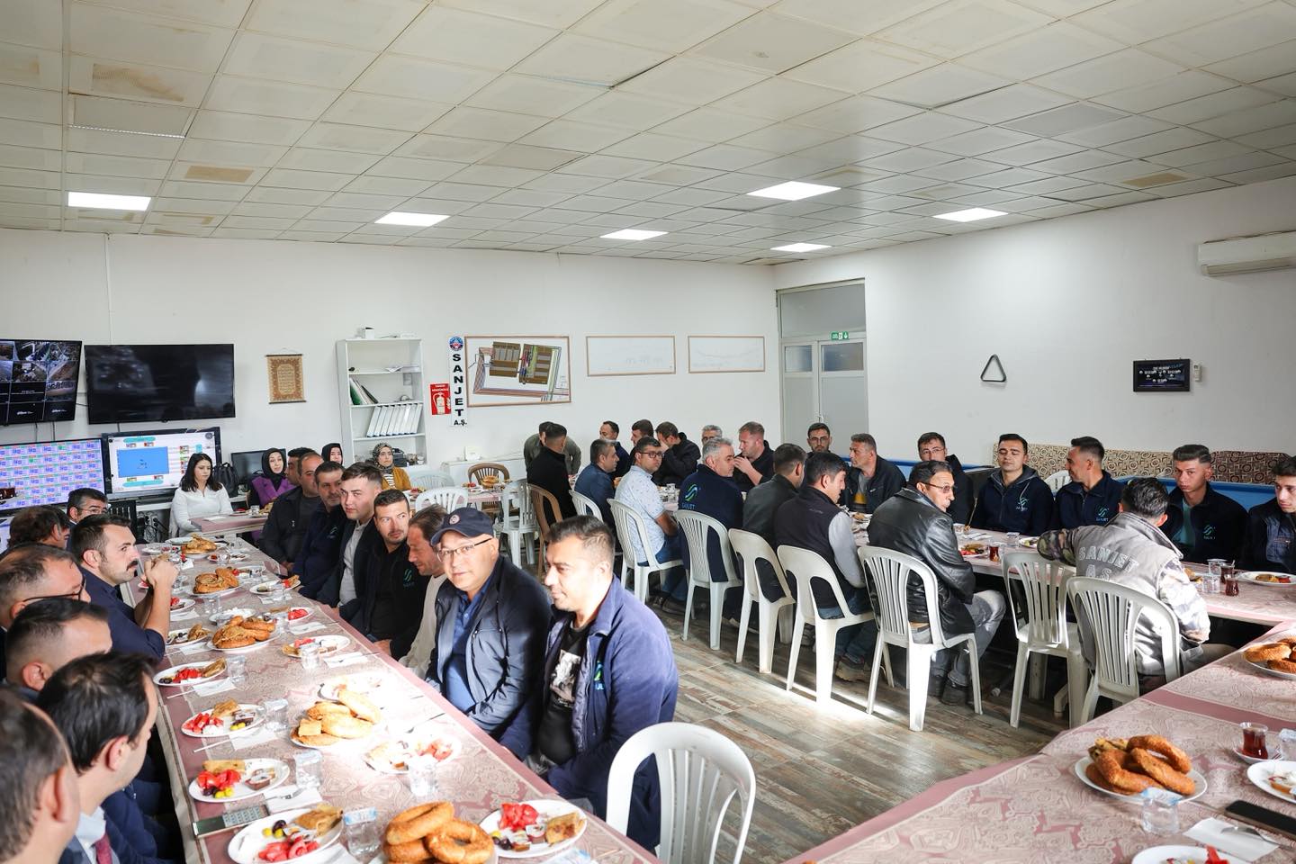 Başkan Öztaş Sanjet Personeli̇yle Kahvaltida Buluştu (5)