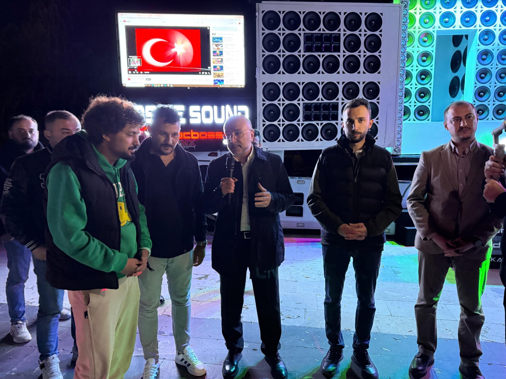 Başkan Şahi̇n, Gençlerle Karahi̇sar Modi̇fest’te Buluştu (1)