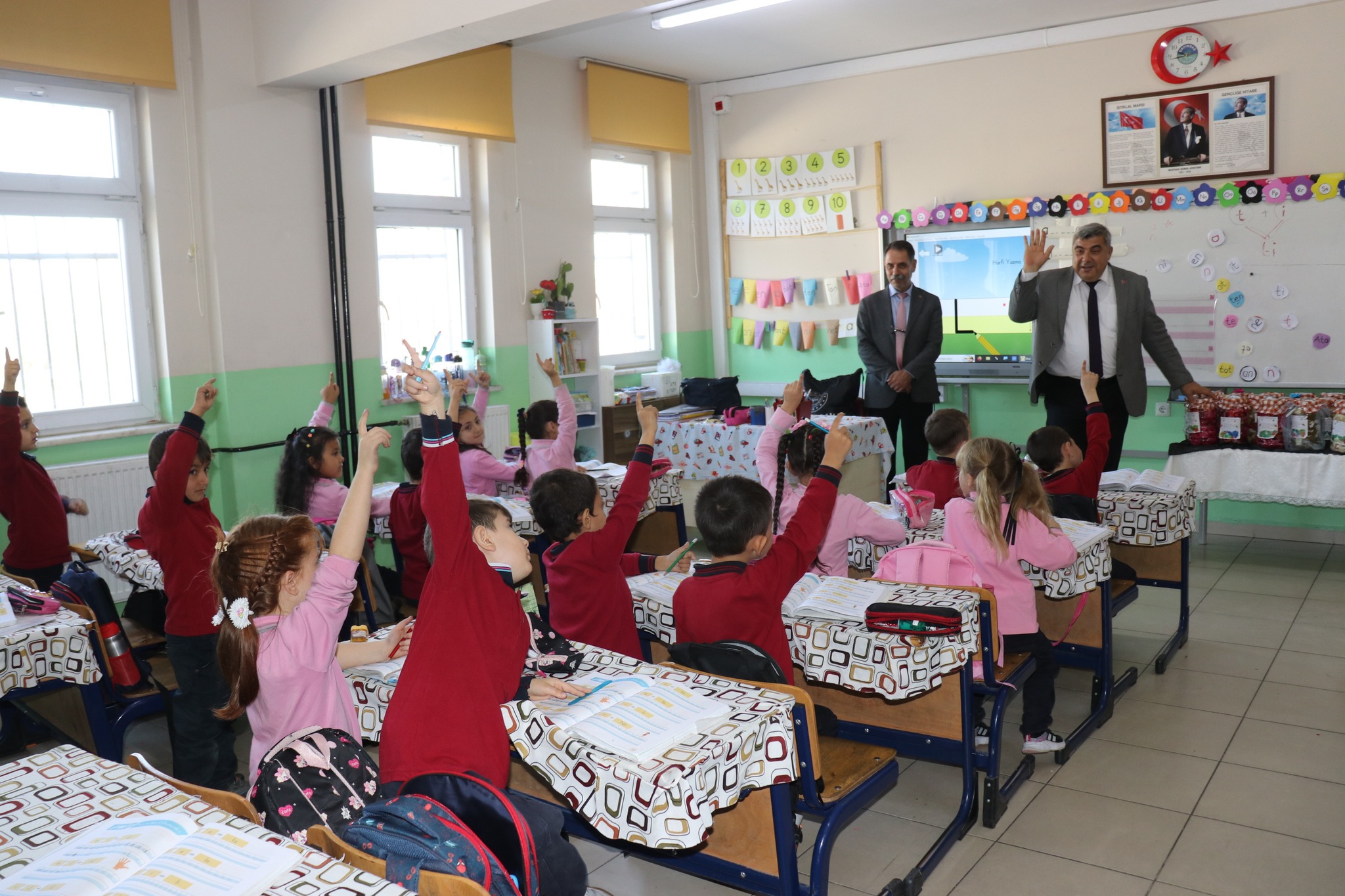 Beceri̇ Atölyeleri̇nde Gelenekten Geleceğe Eği̇ti̇m (1)