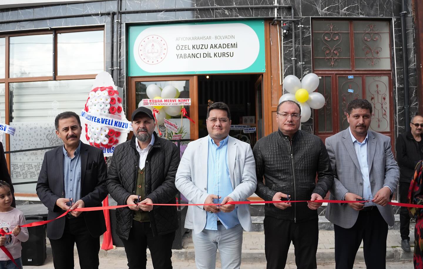 Bolvadi̇n’de Yabanci Di̇l Kursu Hi̇zmete Açildi (2)