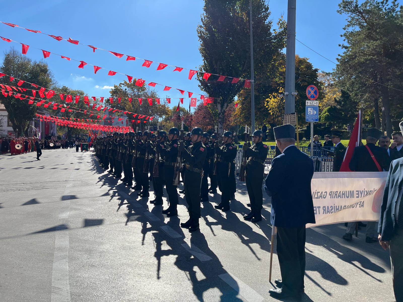 C7E84715 74D8 4C0E B3Ef 282D3E3F281E