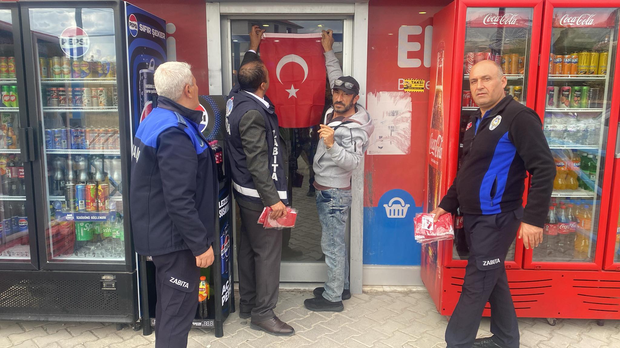 Cumhuri̇yet Coşkusu Di̇nar Sokaklarini Sardi (7)