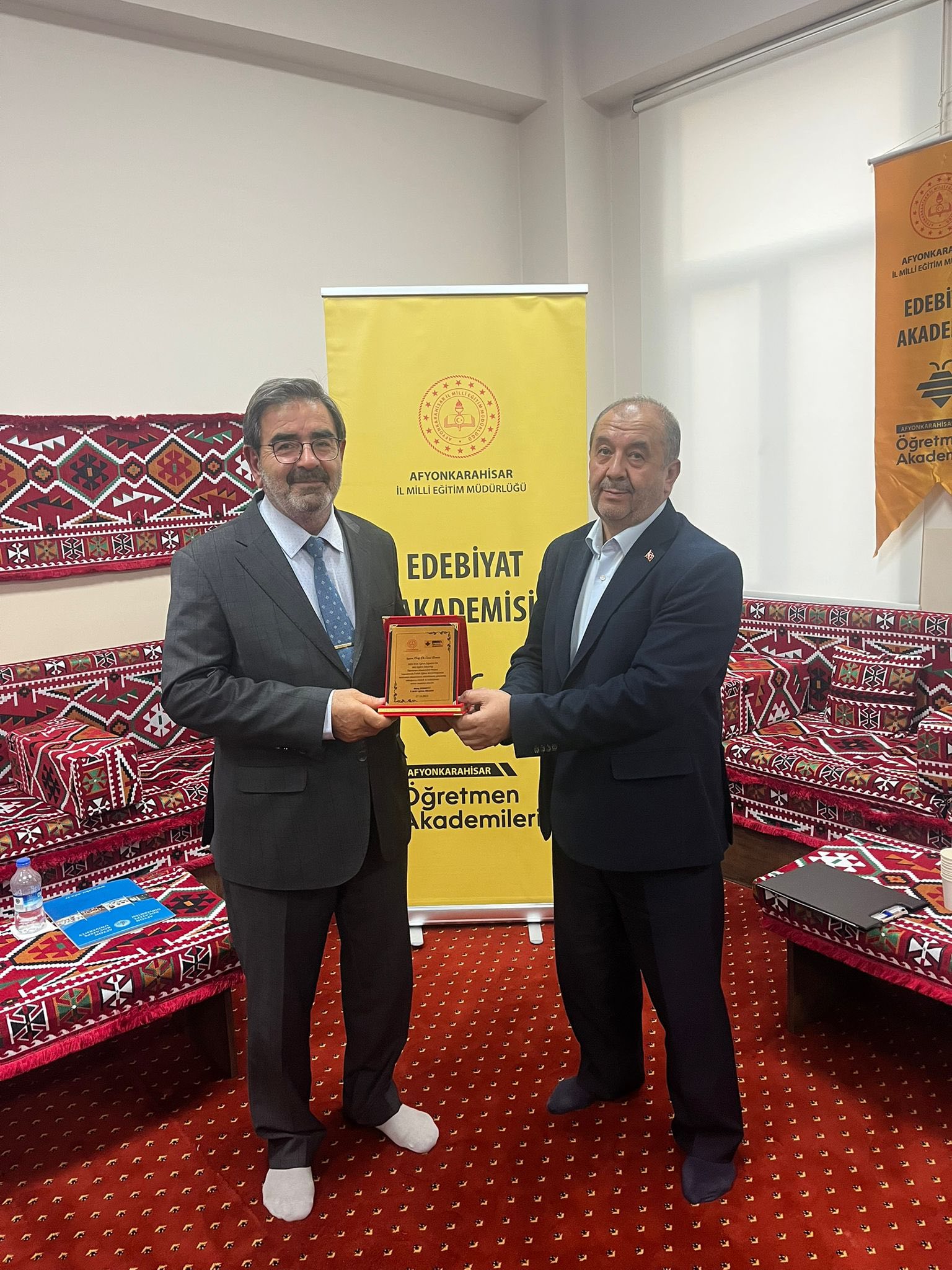 Edebi̇yat Akademi̇si̇’nde “Türki̇ye Yüzyili Maari̇f Modeli̇” Söyleşi̇si̇ (1)