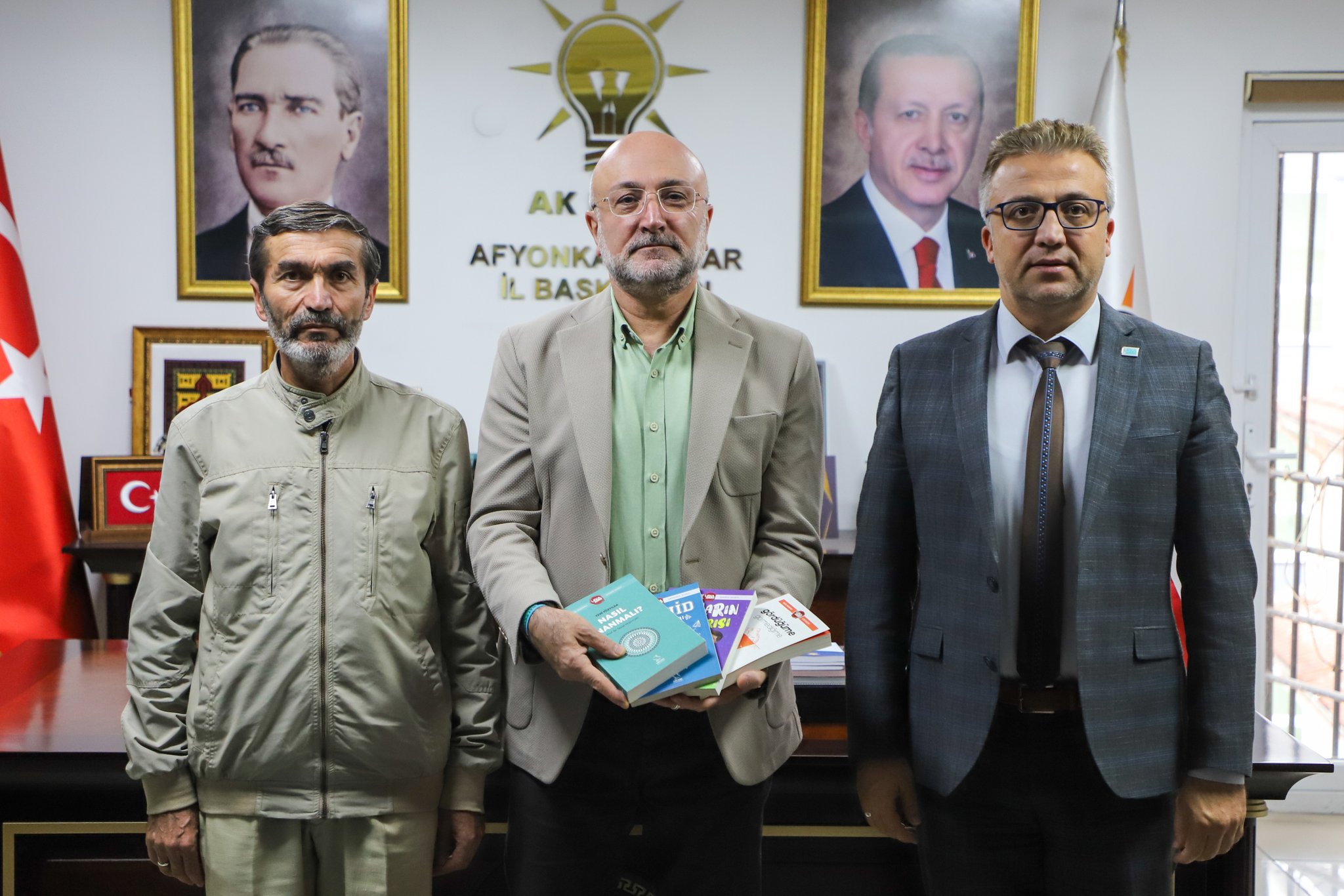 Eği̇ti̇m Temsi̇lci̇leri̇ Başkan Şahi̇n’i̇ Zi̇yaret Etti̇