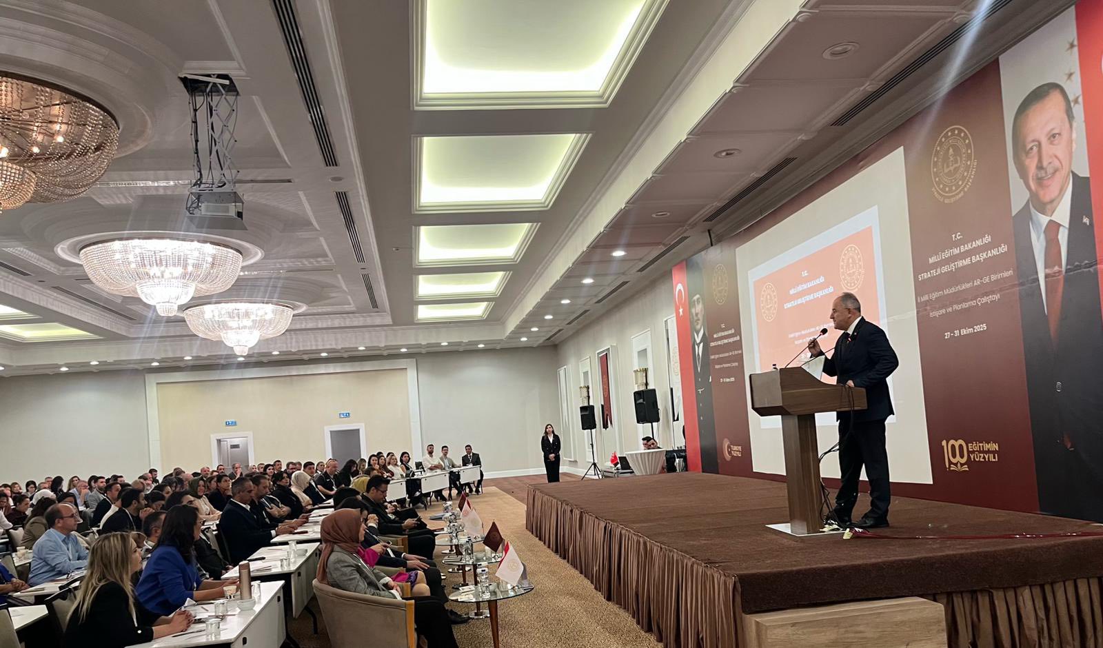 Eği̇ti̇mde Ar Ge Çaliştayi Afyonkarahi̇sar’da Başladi (1)