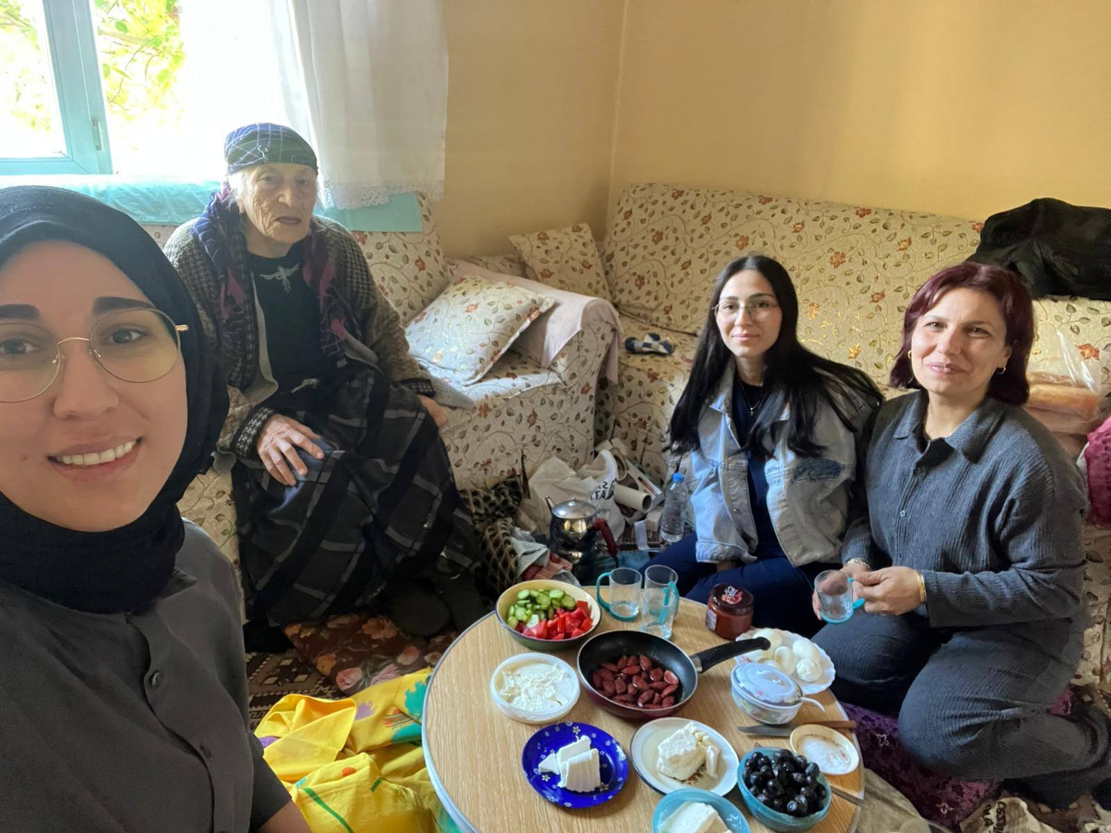 Emi̇rdağ’da Sosyal Beledi̇yeci̇li̇k Örneği̇ Gönül Sofrasi (2)