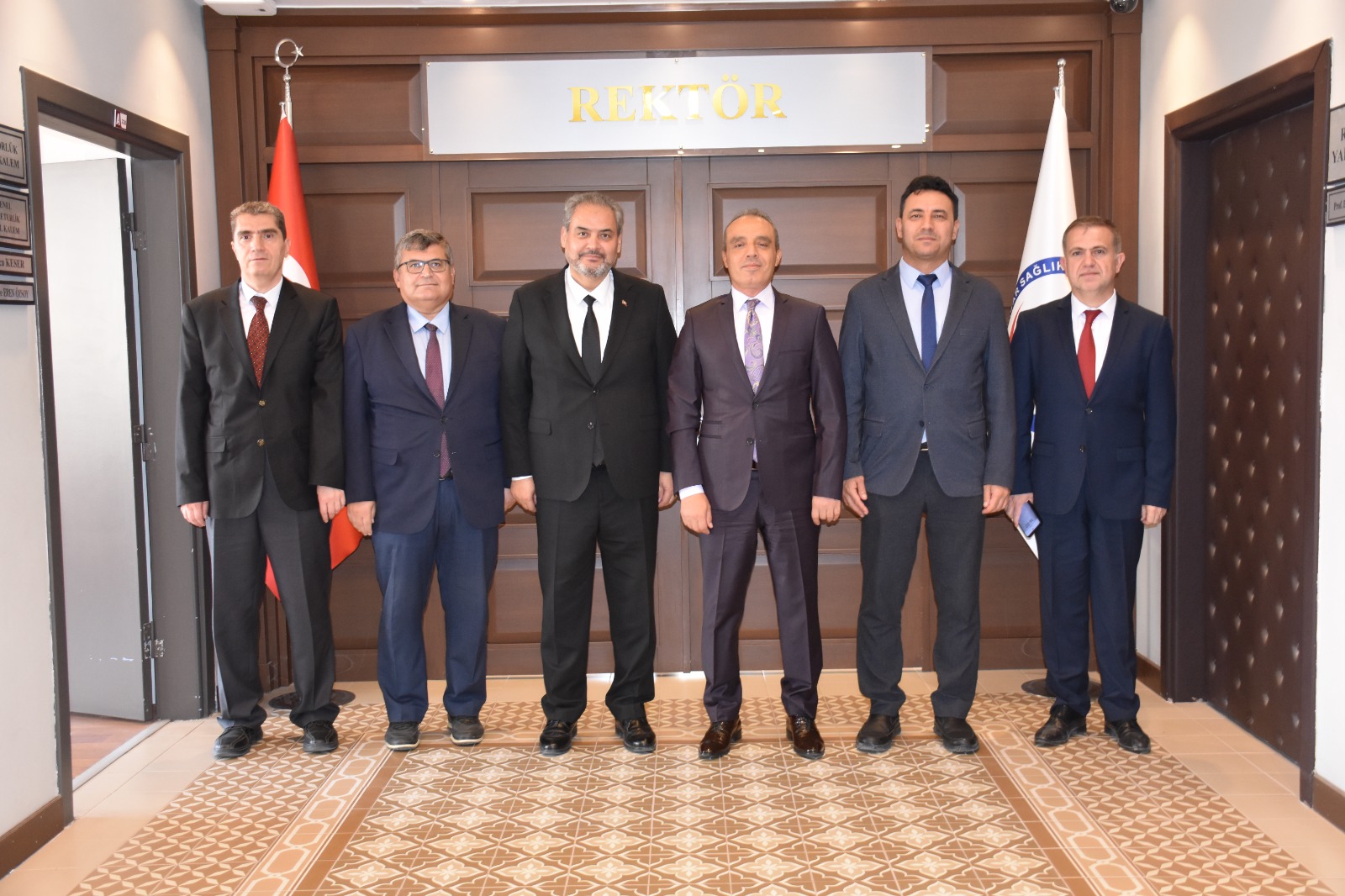 Emni̇yet Müdürü Erol, Rektör Aslan İle Bi̇r Araya Geldi̇