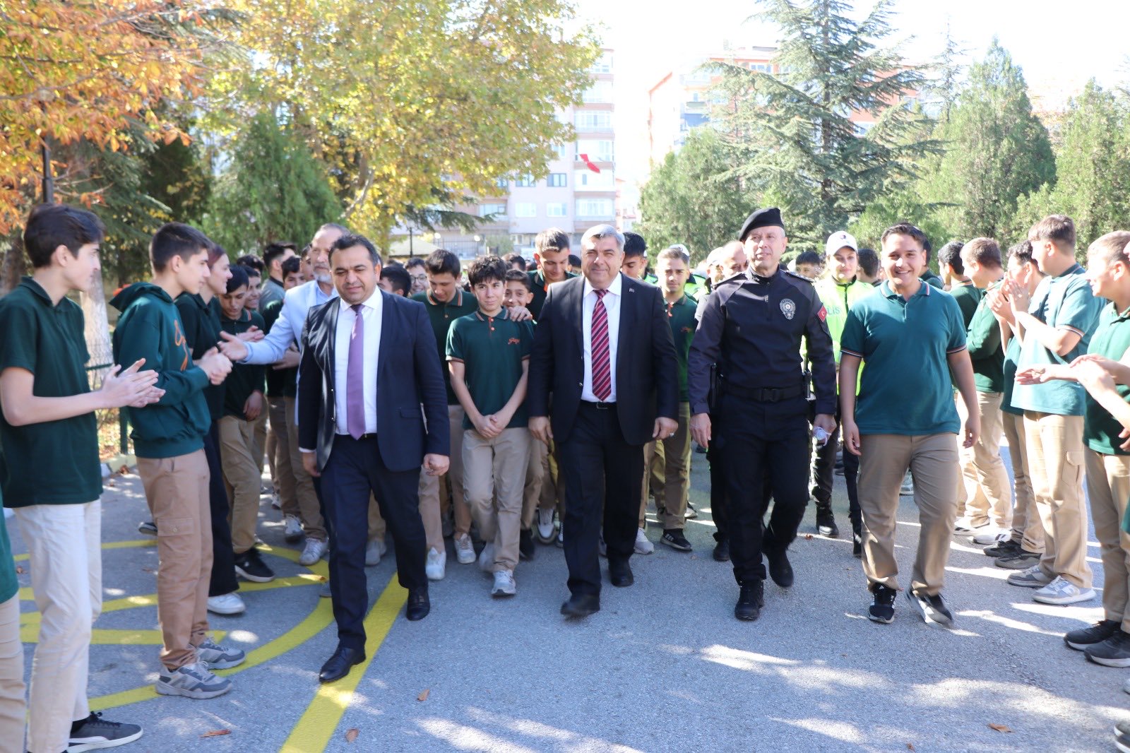 Emni̇yet Ve Mi̇llî Eği̇ti̇mden Afyon’da Güvenli̇ Okul İçi̇n İş Bi̇rli̇ği̇ (2)