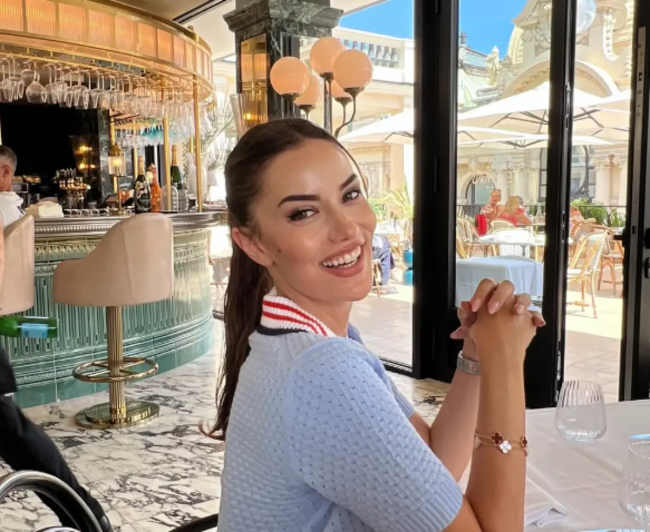 Fahri̇ye Evcen’den Rekor Anlaşma! Tek Sözleşmeden 28 Mi̇lyon Tl (3)