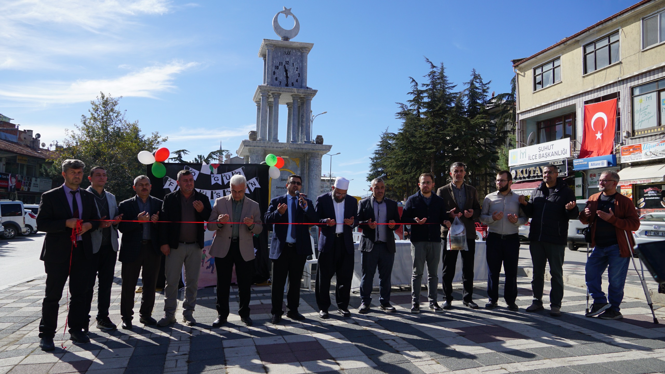 Gazze İçi̇n Şuhut’ta Dayanişma Kermesi̇ Düzenlendi̇ (1)