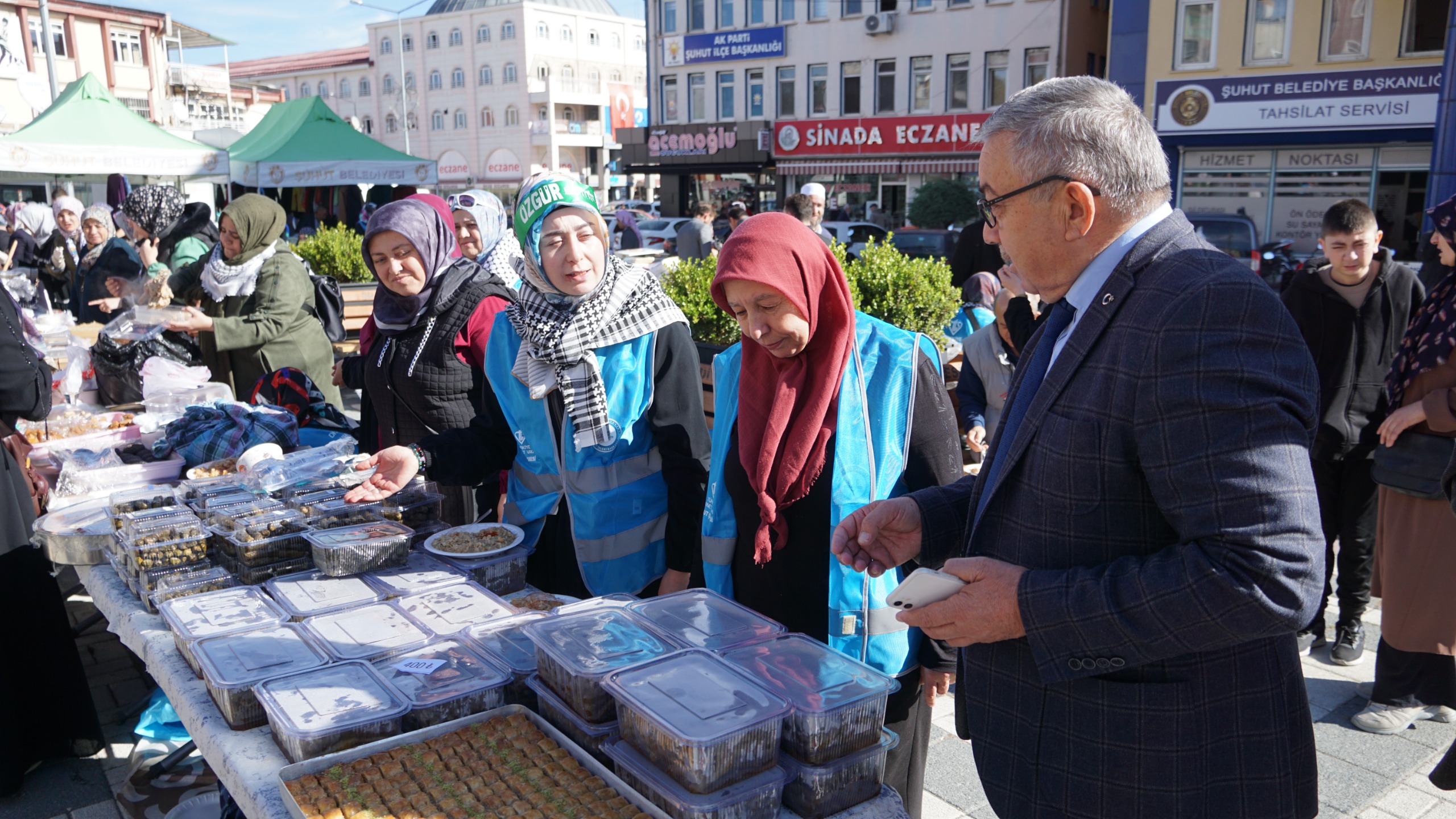 Gazze İçi̇n Şuhut’ta Dayanişma Kermesi̇ Düzenlendi̇ (4)