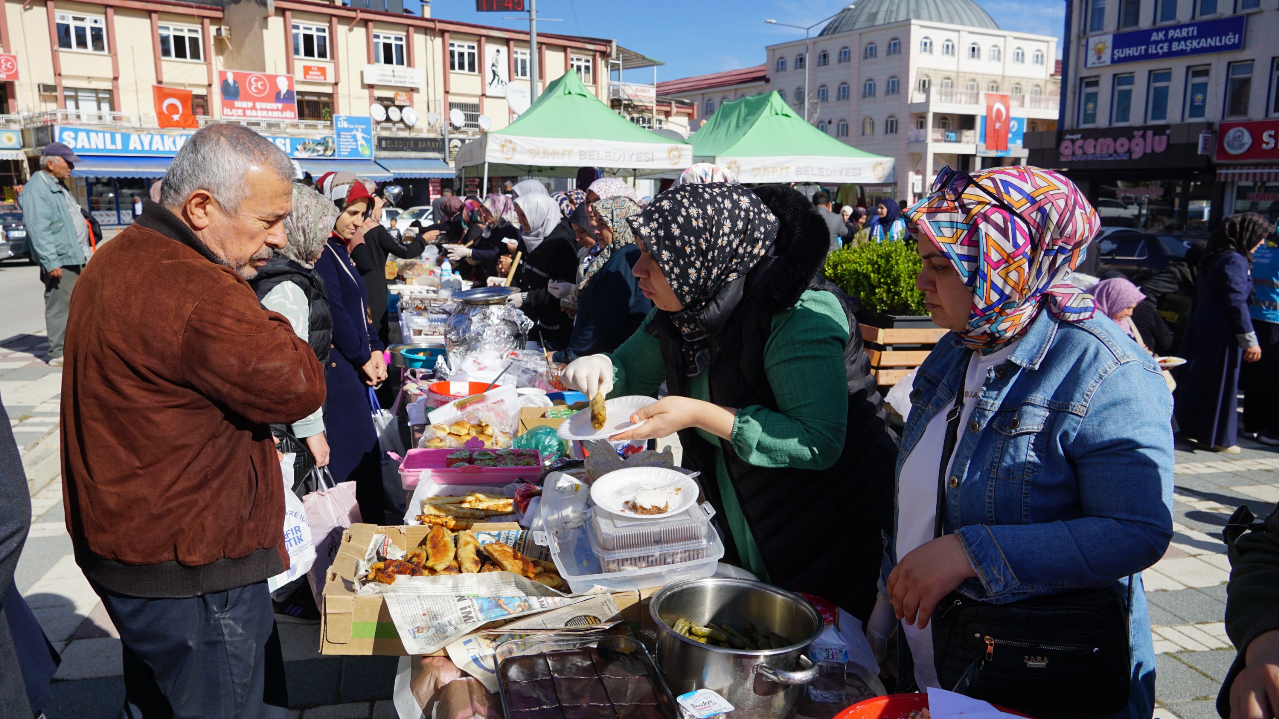 Gazze İçi̇n Şuhut’ta Dayanişma Kermesi̇ Düzenlendi̇ (5)