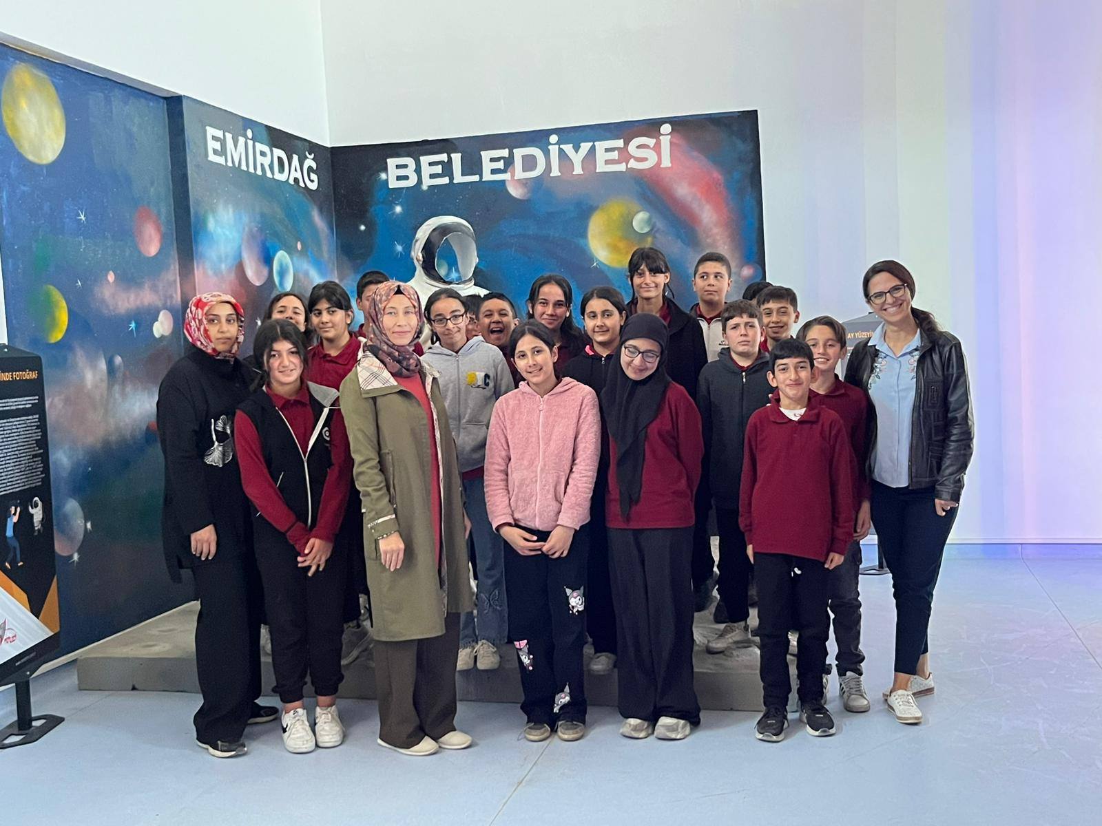 Gömü Ortaokulu Öğrenci̇leri̇ Gençli̇k Merkezi̇’nde Bi̇li̇mle Buluştu (3)
