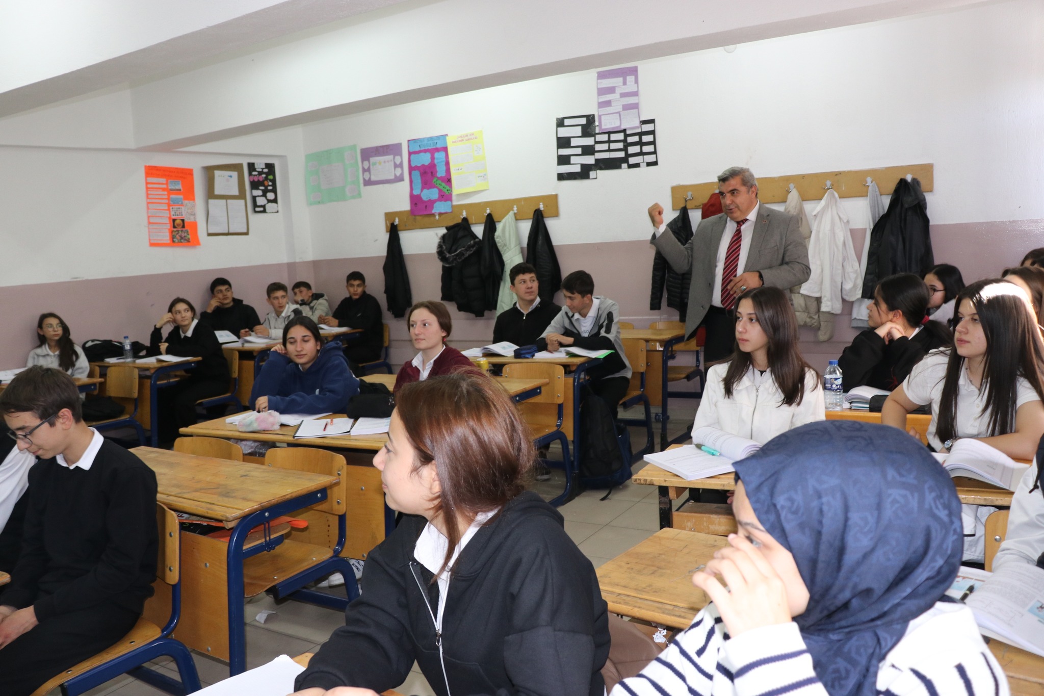 İl Müdürü Sünnetci̇ Öğrenci̇lere Hedefleri̇ni̇ Sordu 2