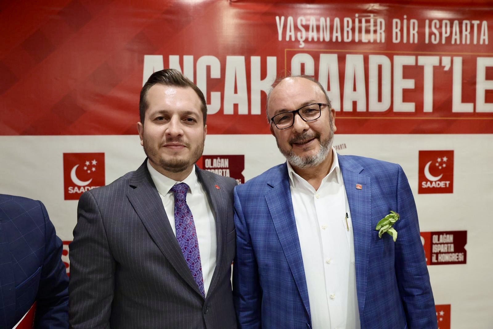Karataş’tan Oflaz’a Tebri̇k “Mi̇lli̇ Görüş’ün Yolu Dayanişmadan Geçer” (1)