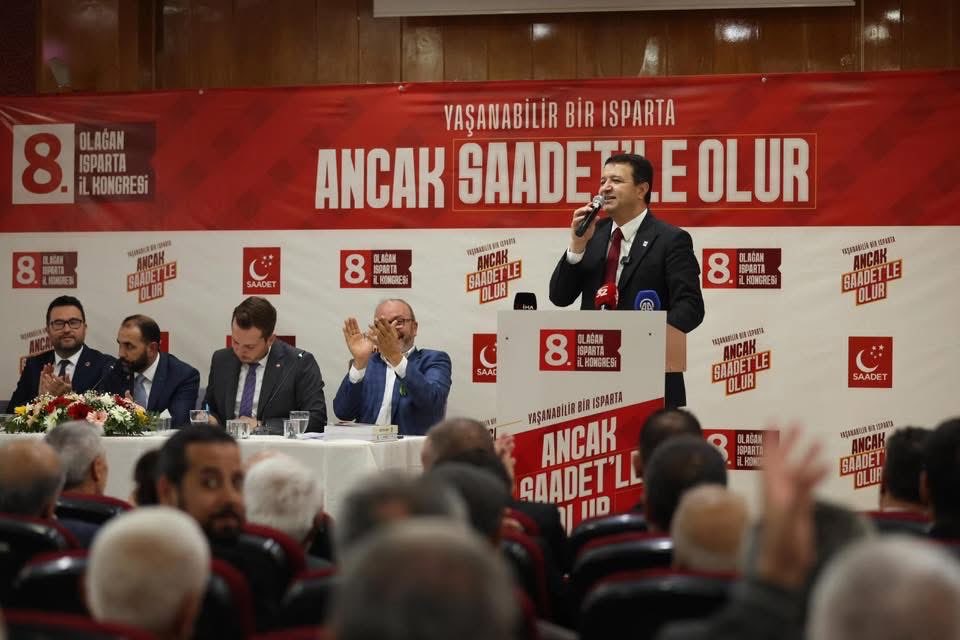 Karataş’tan Oflaz’a Tebri̇k “Mi̇lli̇ Görüş’ün Yolu Dayanişmadan Geçer” (3)