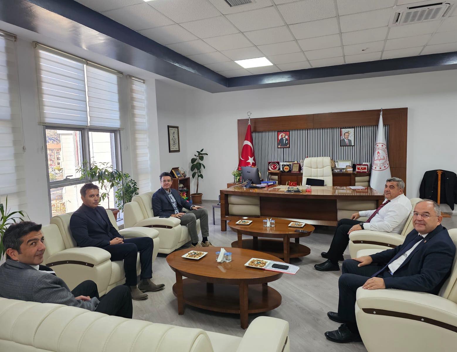 Meb Yetki̇li̇si̇nden Afyonkarahi̇sar’a Ar Ge Zi̇yareti̇