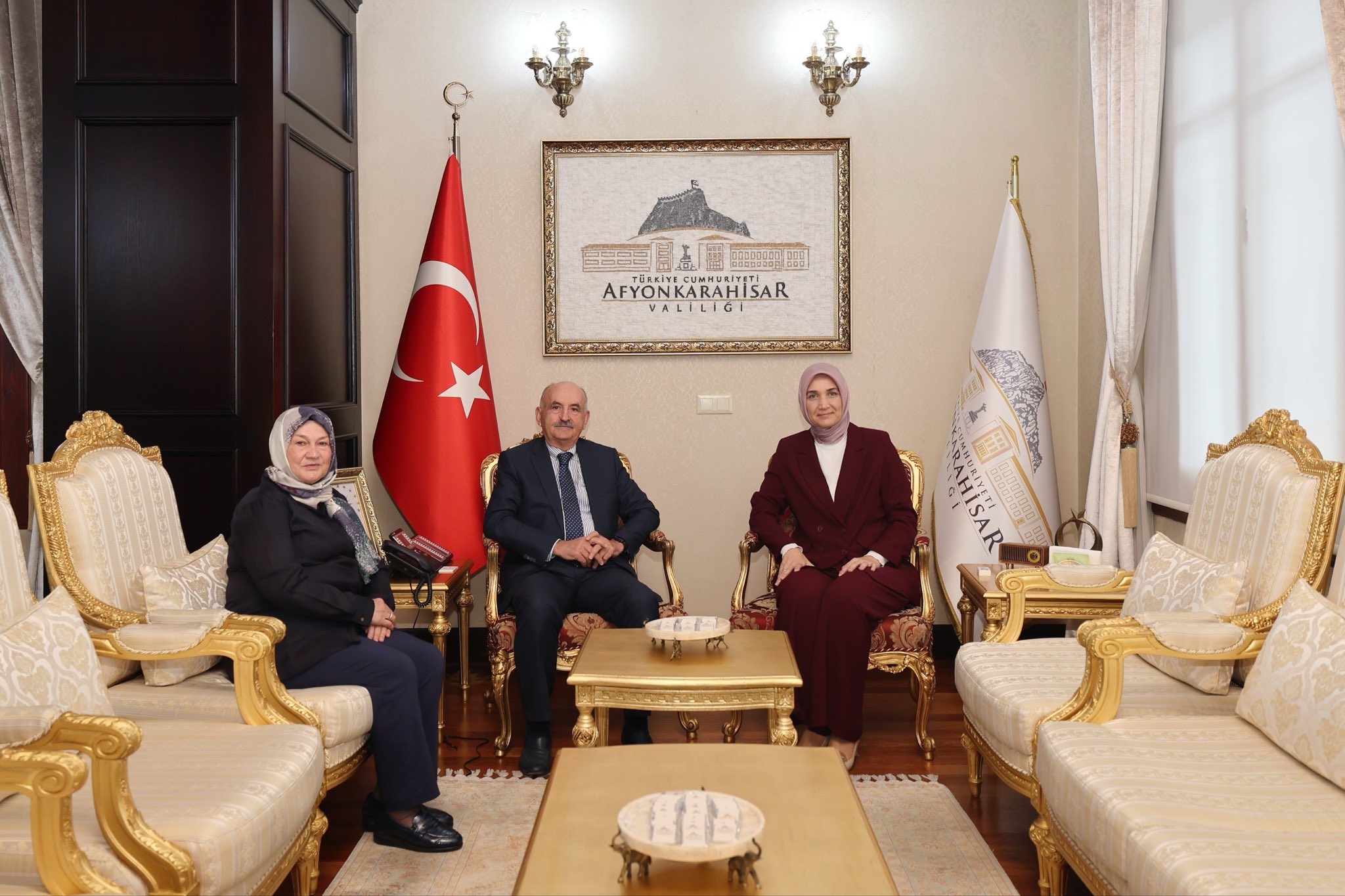 Mehmet Müezzi̇noğlu’ndan Vali̇ Yi̇ği̇tbaşi’na Nezaket Zi̇yareti̇