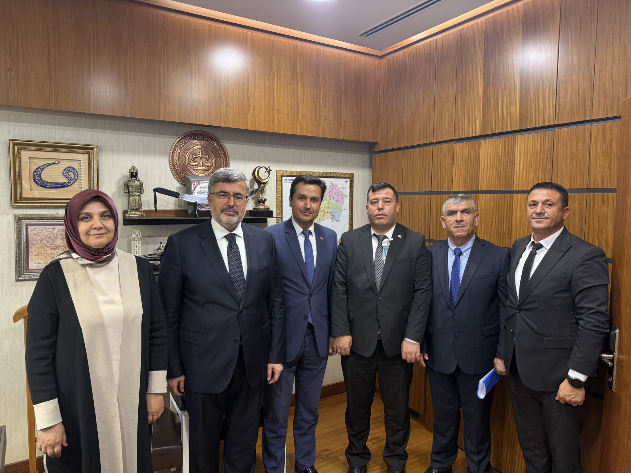 Mi̇lletveki̇li̇ Özkaya, İhsani̇ye Heyeti̇ni̇ Tbmm’de Ağirladi