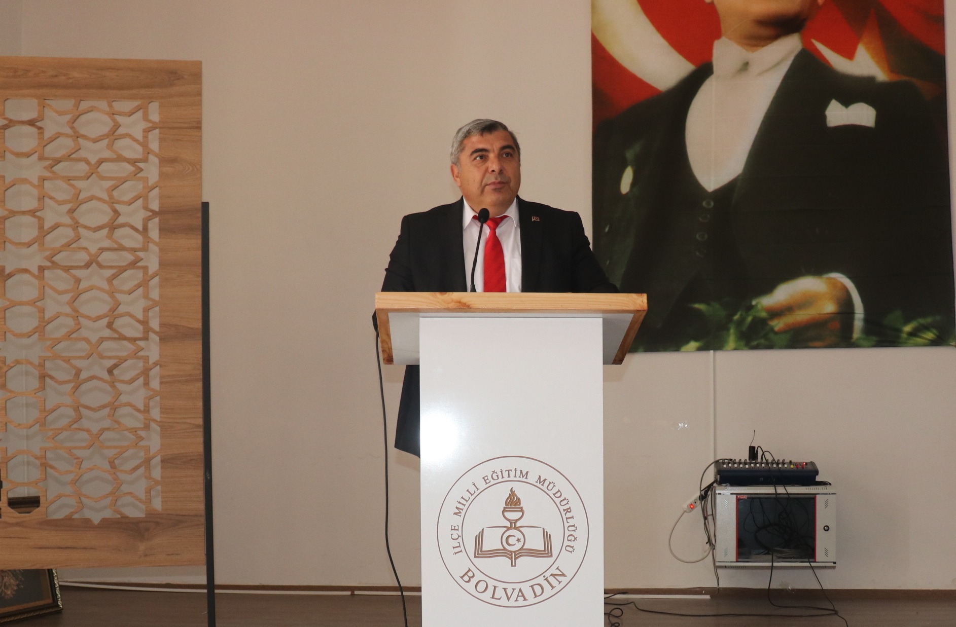 Müdür Sünnetci̇, Bolvadi̇n’de Yöneti̇ci̇lerle Buluştu (3)