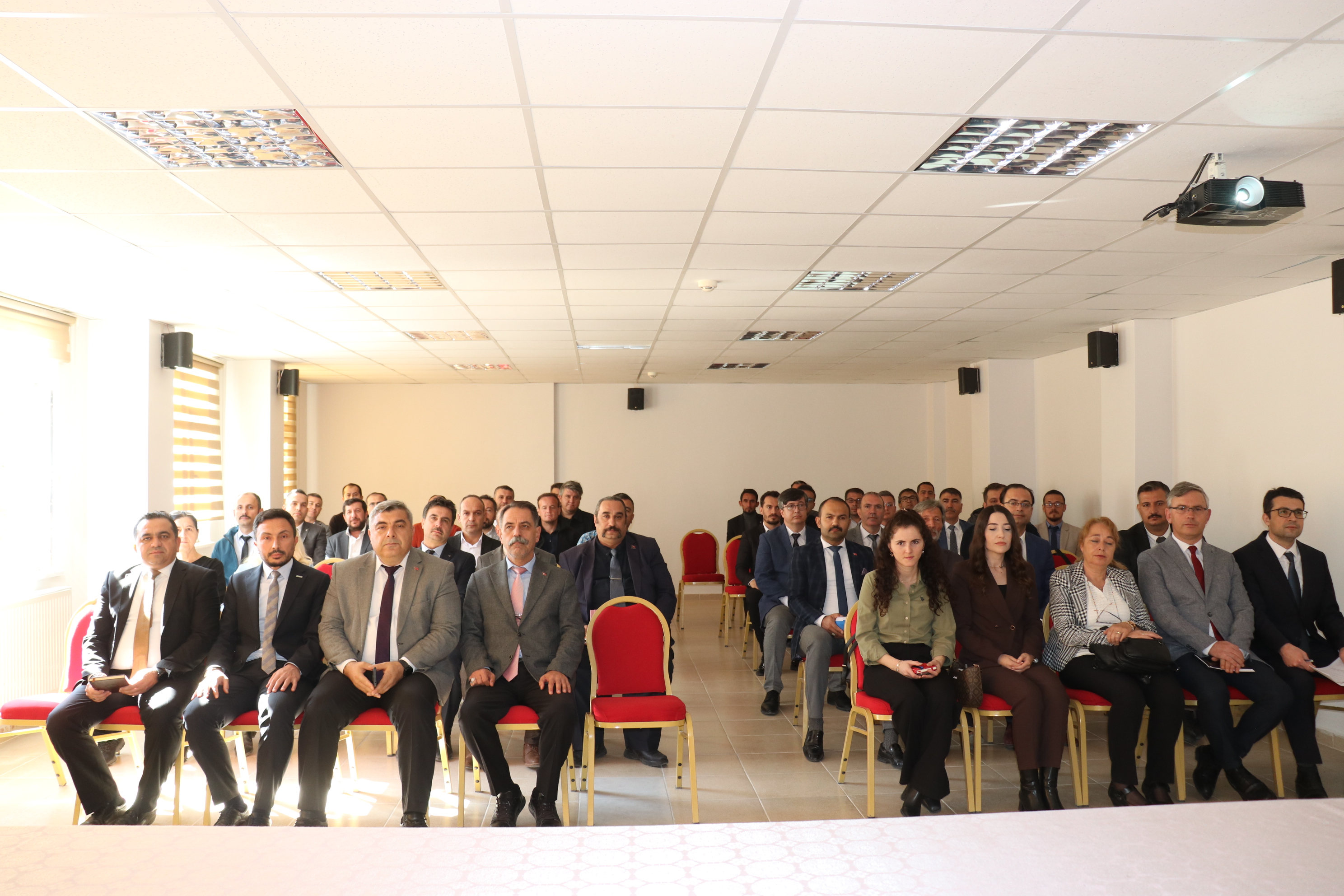Müdür Sünnetci̇, İhsani̇ye’de Eği̇ti̇m Yöneti̇mi̇ni̇ Değerlendi̇rdi̇ (2)