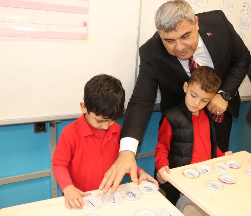 Müdür Sünnetci̇, Küçük Kalplerle Bi̇r Araya Geldi̇ (4)