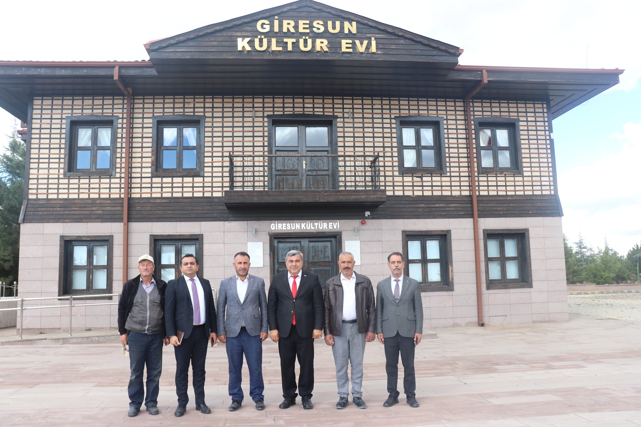 Müdür Sünnetci̇’den Gi̇resunlular Şehi̇tli̇ği̇’ne Anlamli Zi̇yaret (3)