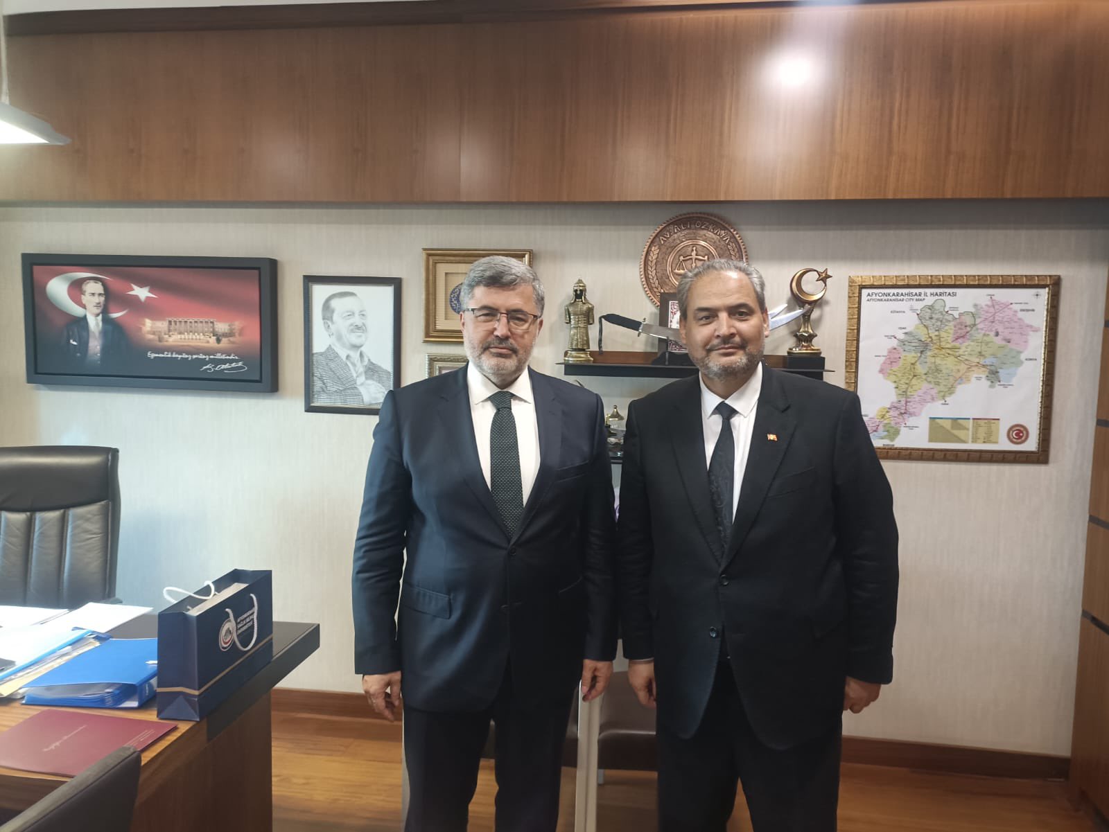 Rektör Aslan Ve Mi̇lletveki̇li̇ Özkaya Tbmm’de Neden Bi̇r Araya Geldi̇