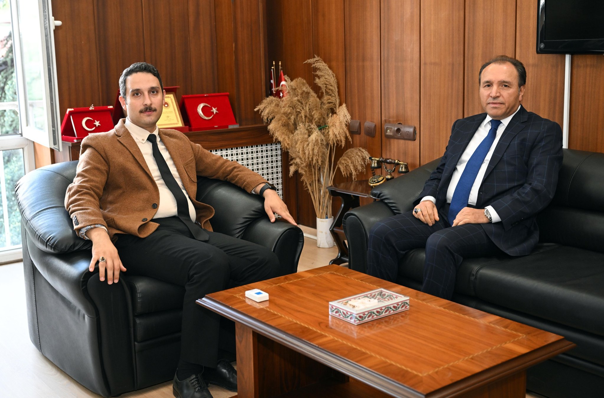 Rektör Karakaş’tan Başkan Kaya’ya Hayirli Olsun Zi̇yareti̇