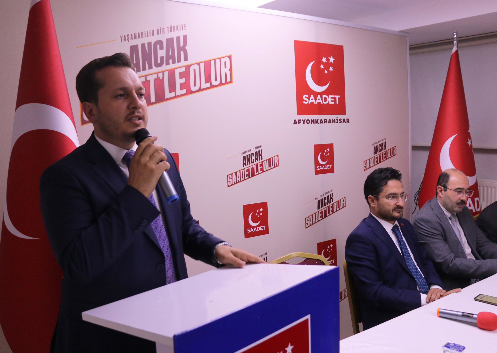 Saadet Parti̇si̇’nden Sert Çikiş “Türki̇ye’ni̇n Kaynaklari Fai̇ze Gi̇di̇yor” (2)