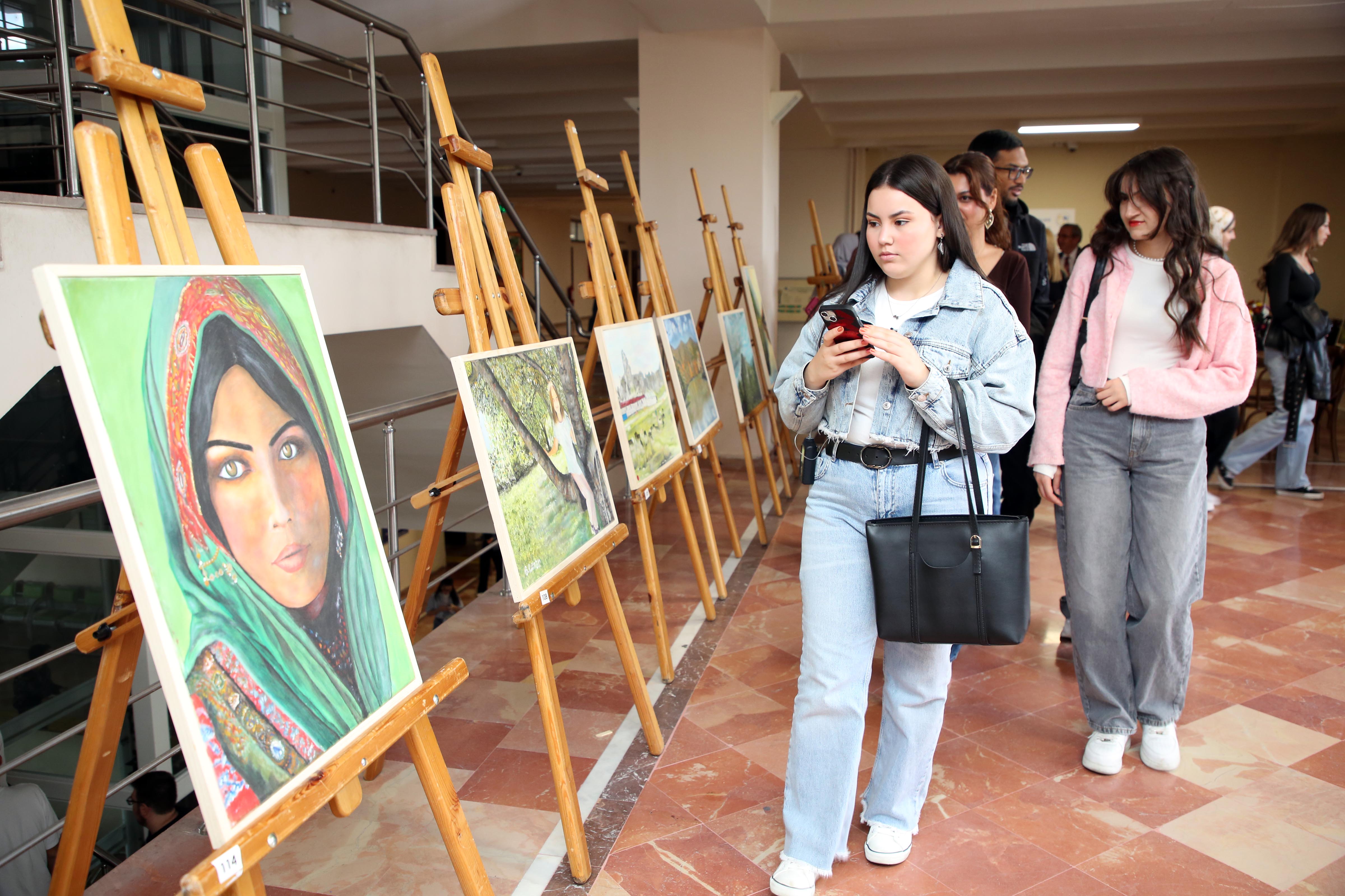 Sanat Ve Eği̇ti̇m Bi̇r Arada. Prof. Dr. Beytullah Kenar’in Ki̇şi̇sel Resi̇m Sergi̇si̇ Açildi 2