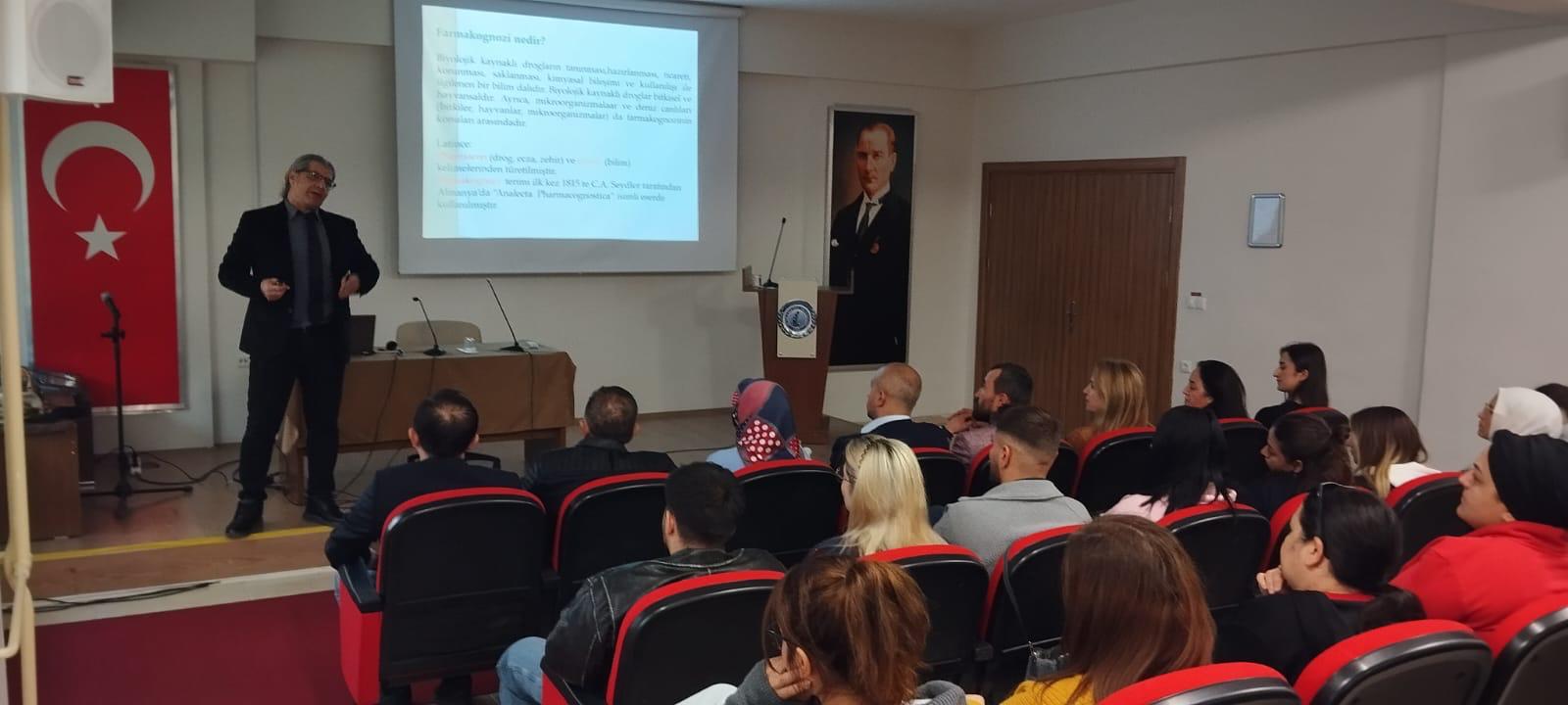 Sandikli Myo’da Bi̇tki̇sel Ürünleri̇n Bi̇li̇nçli̇ Kullanimi Konuşuldu (3)