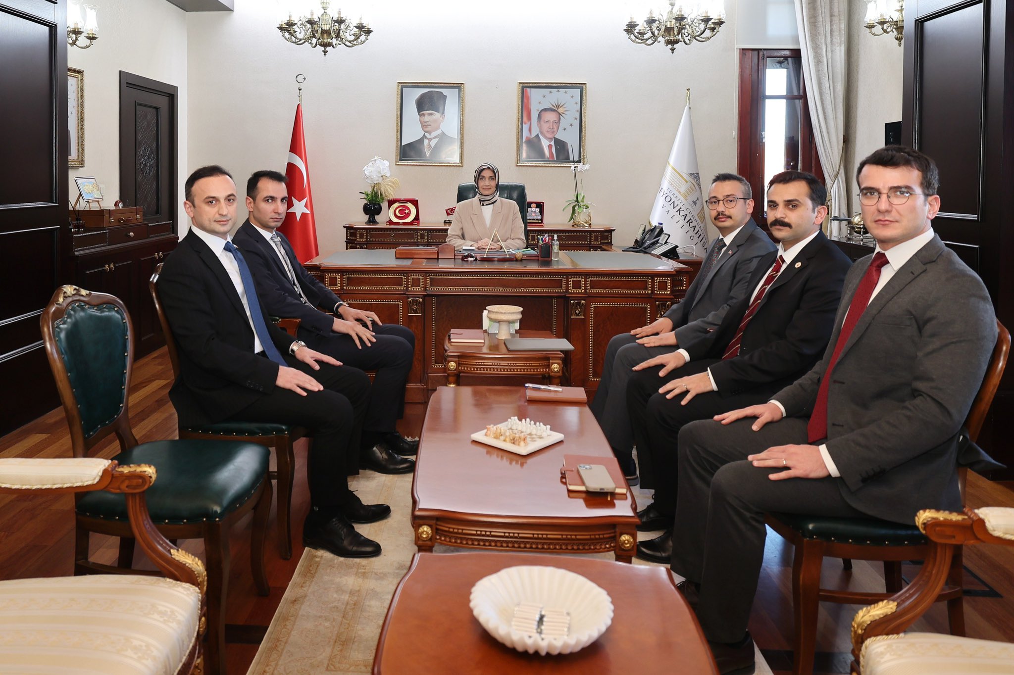 Vali̇ Yi̇ği̇tbaşi, Yeni̇ Görevleri̇ne Başlayan Kaymakamlari Kabul Etti̇