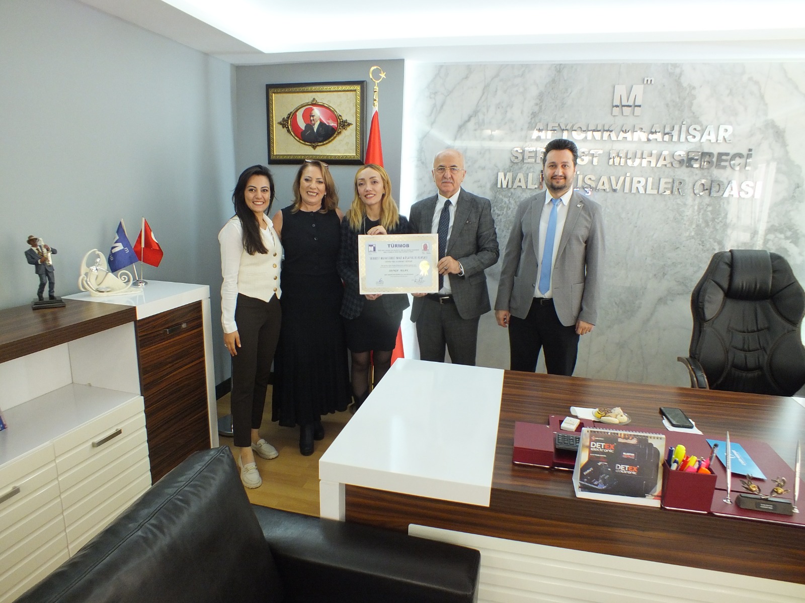 Yeni̇ Mali̇ Müşavi̇rler Ruhsatlarina Kavuştu (2)