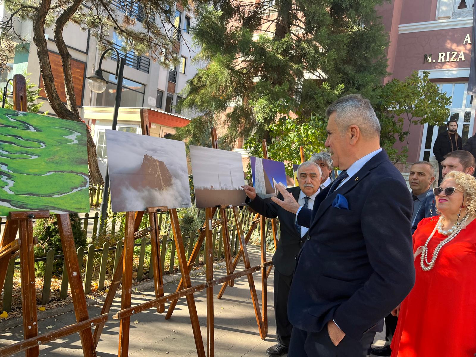 437718Ab 65A1 4048 9E5E 137D9D44E49E