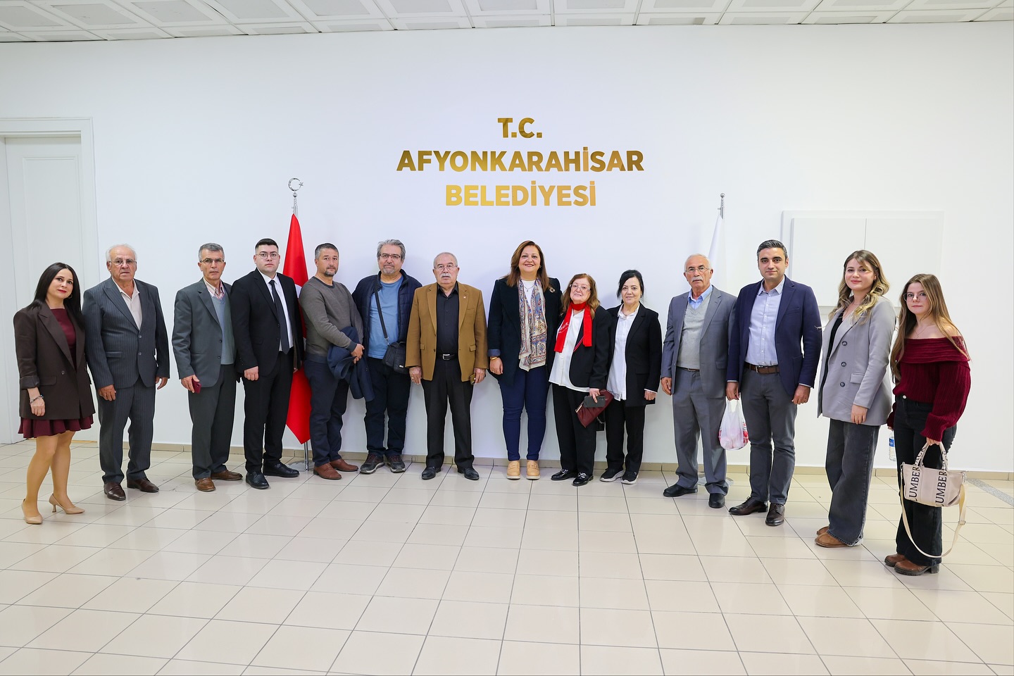 572517833 18533647312037474 8923254575269457300 N