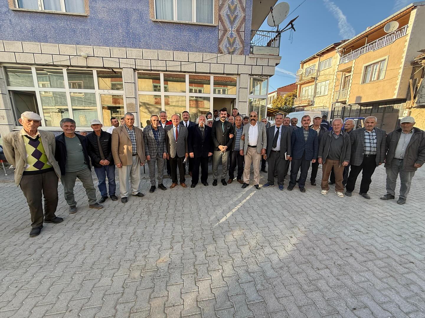 572523140 17941583925082562 7780985714017452416 N