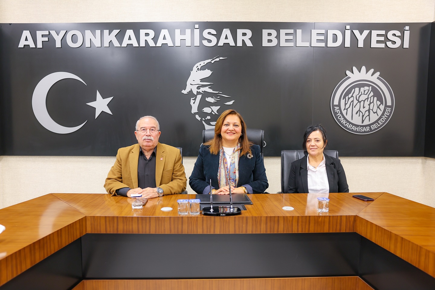 574643720 18533647288037474 1144843262677557565 N