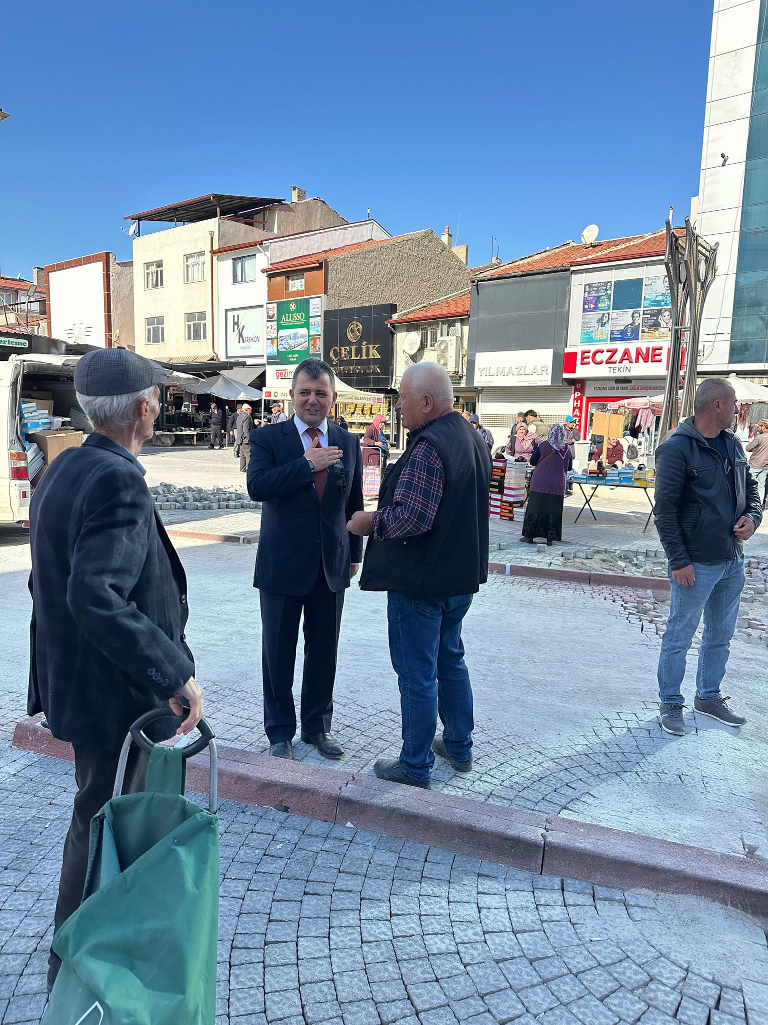 575186091 1261456092692814 7742951308533797295 N