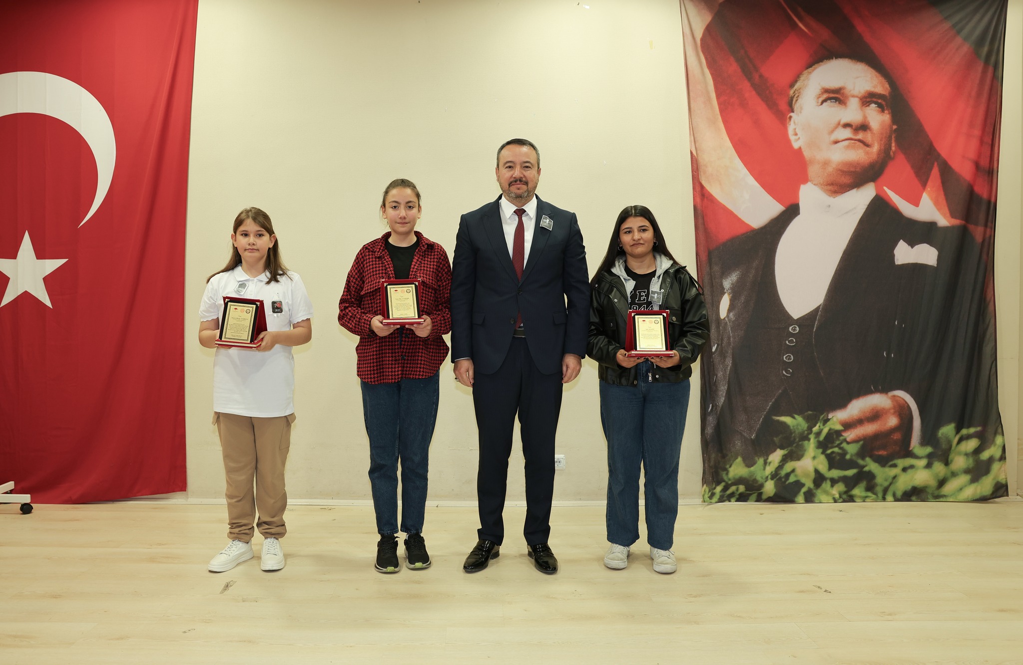 580694000 1290357656464148 8244034897902243178 N